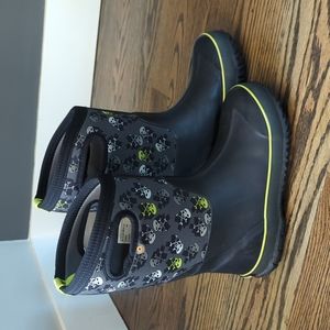 Bogs boots, size 3, Classic Skulls, -30 degree